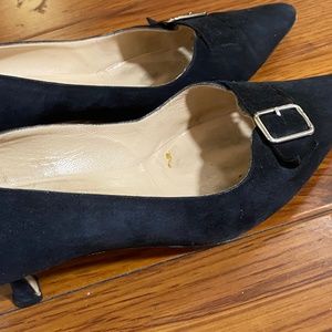 Manolo Blahnik kitten heel suede pump